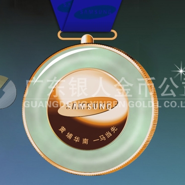 2014年4月:定制三星華南公司 定制金銀鑲玉獎(jiǎng)牌 2014年4月:定制三星華南公司 定制金銀鑲玉獎(jiǎng)牌